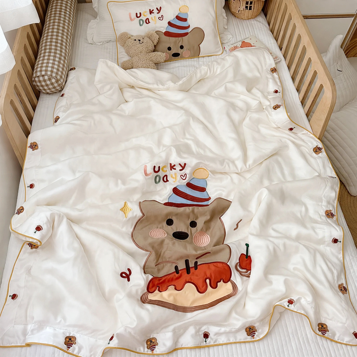 Summer blanket made of lyocell with silk filling