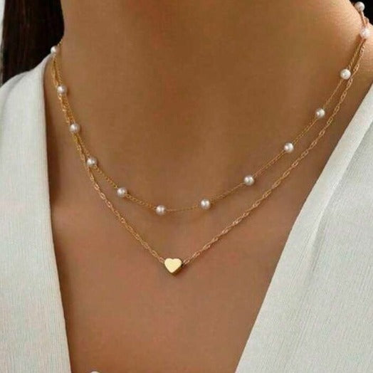Pearl necklace with acrylic pendant