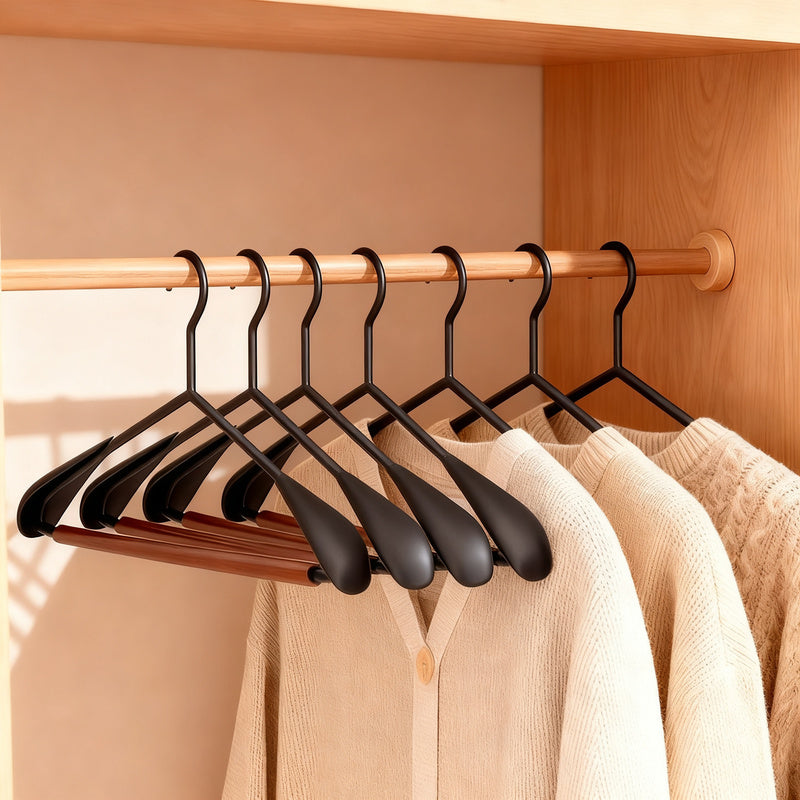 Beech wood hangers, non-slip, set of 5–30