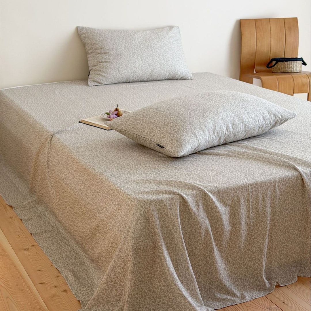 Cotton double gauze bed sheet with floral pattern