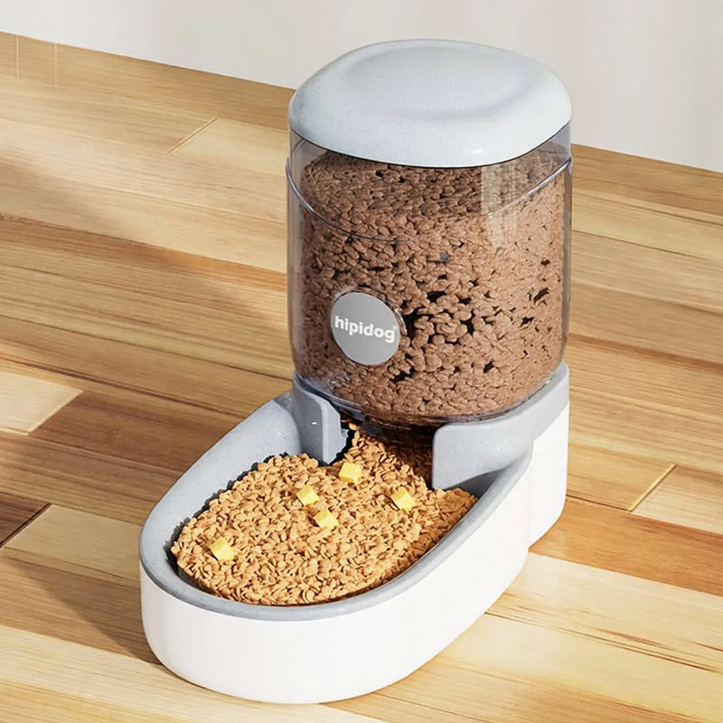 Automatic water and feeding bowl for pets