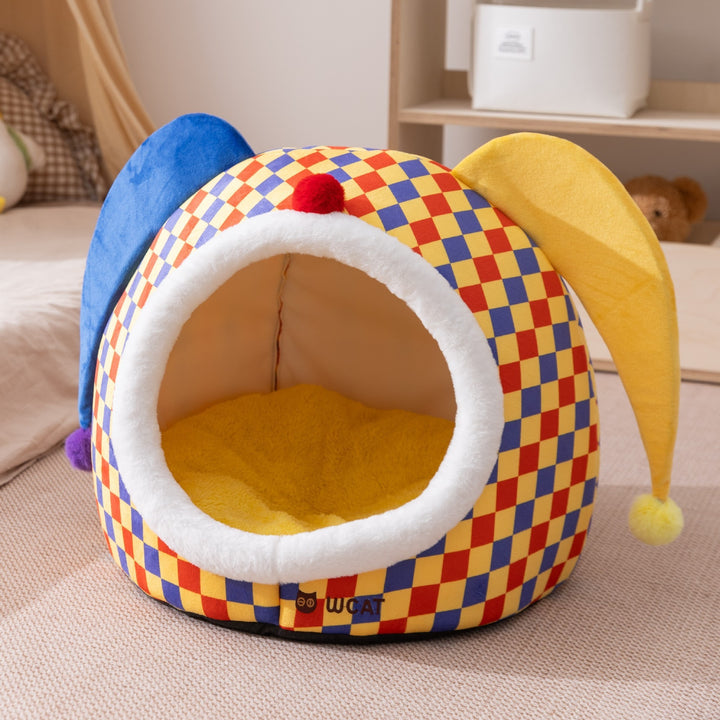Half-open pet bed with roof shape, fabric