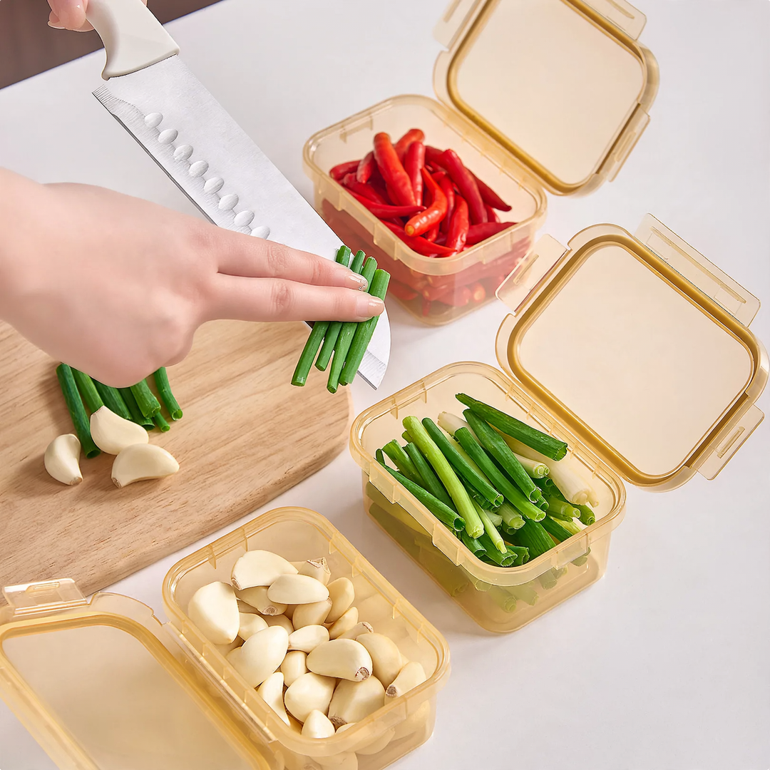 Plastic storage boxes, 200–900 ml