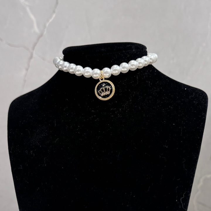 Metal collar with pearls and geometric design