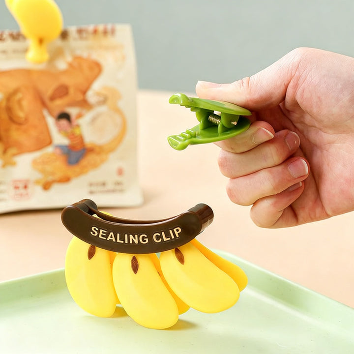 Closure clamp with magnet holder