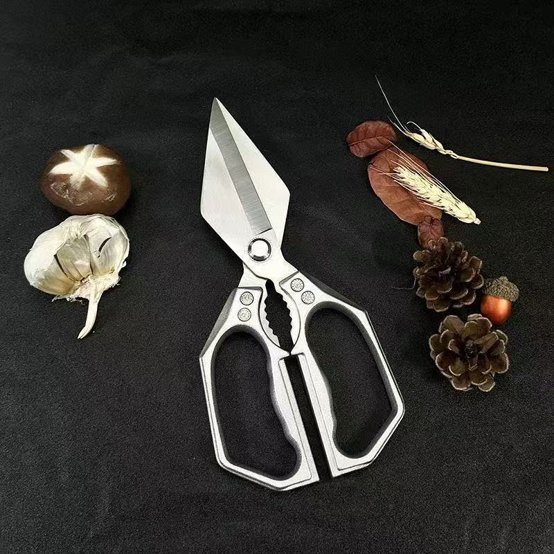 Kitchen scissors made of stainless steel