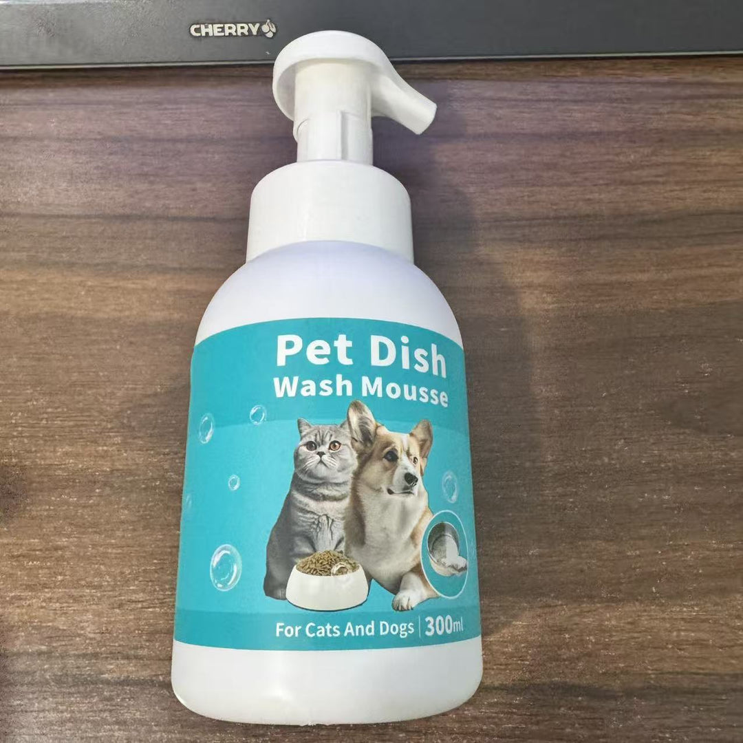 Special cleaning foam for pet feeding bowls