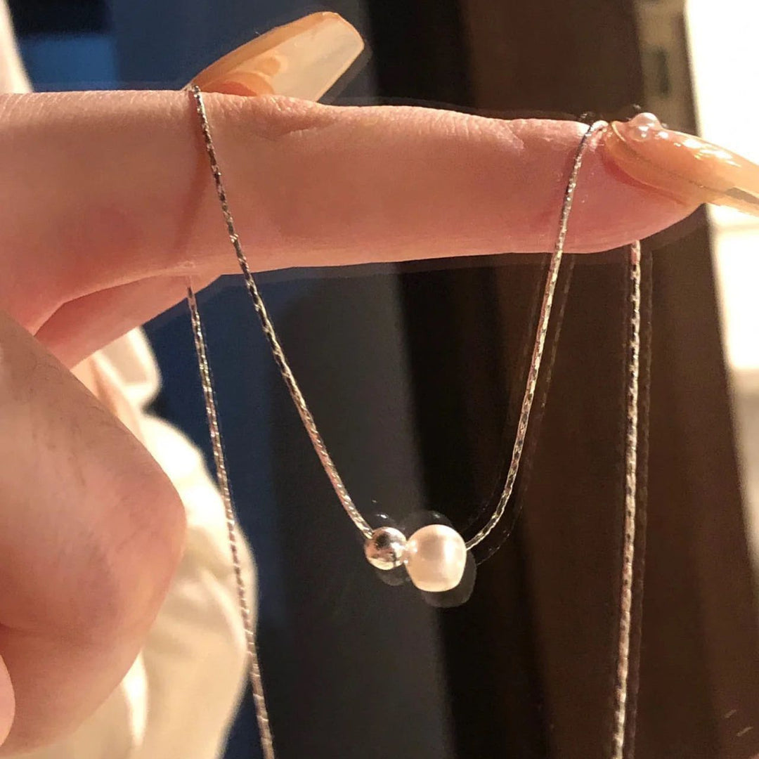 Pearl necklace with acrylic pendant