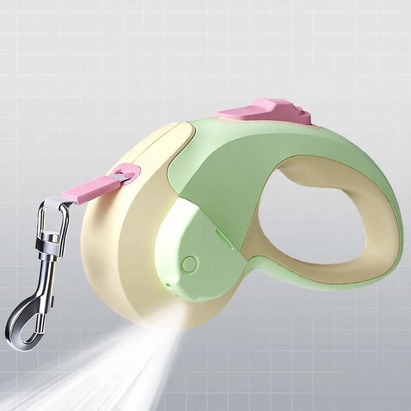 Retractable leash with LED lighting