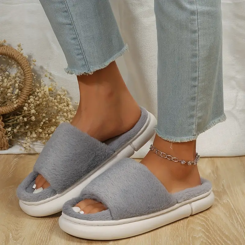 Cozy fur slides | Stornfield