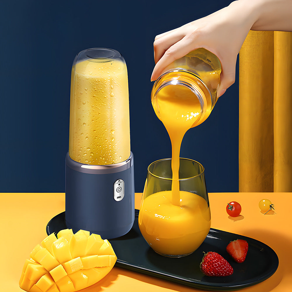 Portable juicer with 500 ml capacity