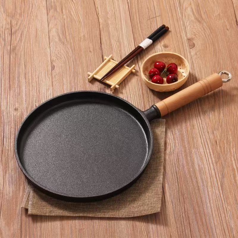 Cast iron frying pan, flat bottom