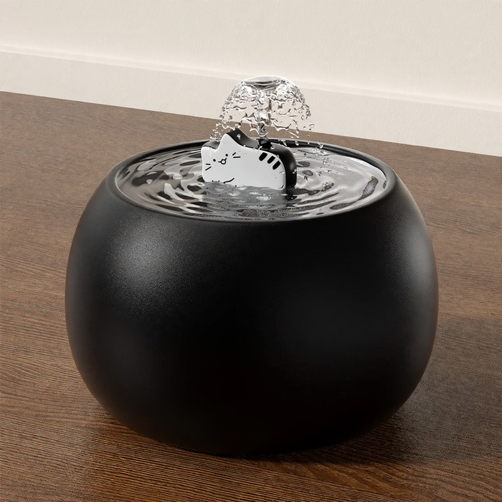 Ceramic water dispenser for cats, round, with circulation