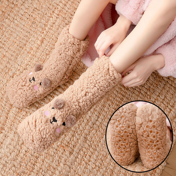 Warm, fluffy bear socks | Stornfield