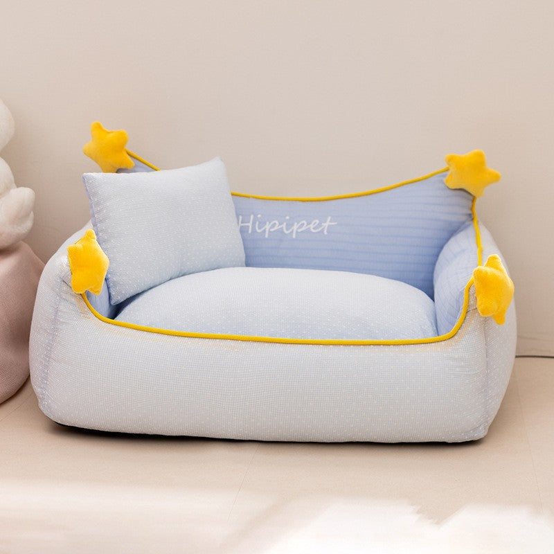 Breathable pet mat with border