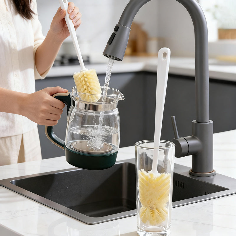 Long-handled brush for cleaning cups and bottles