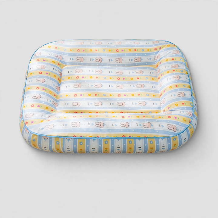 Washable pet lounger, year-round