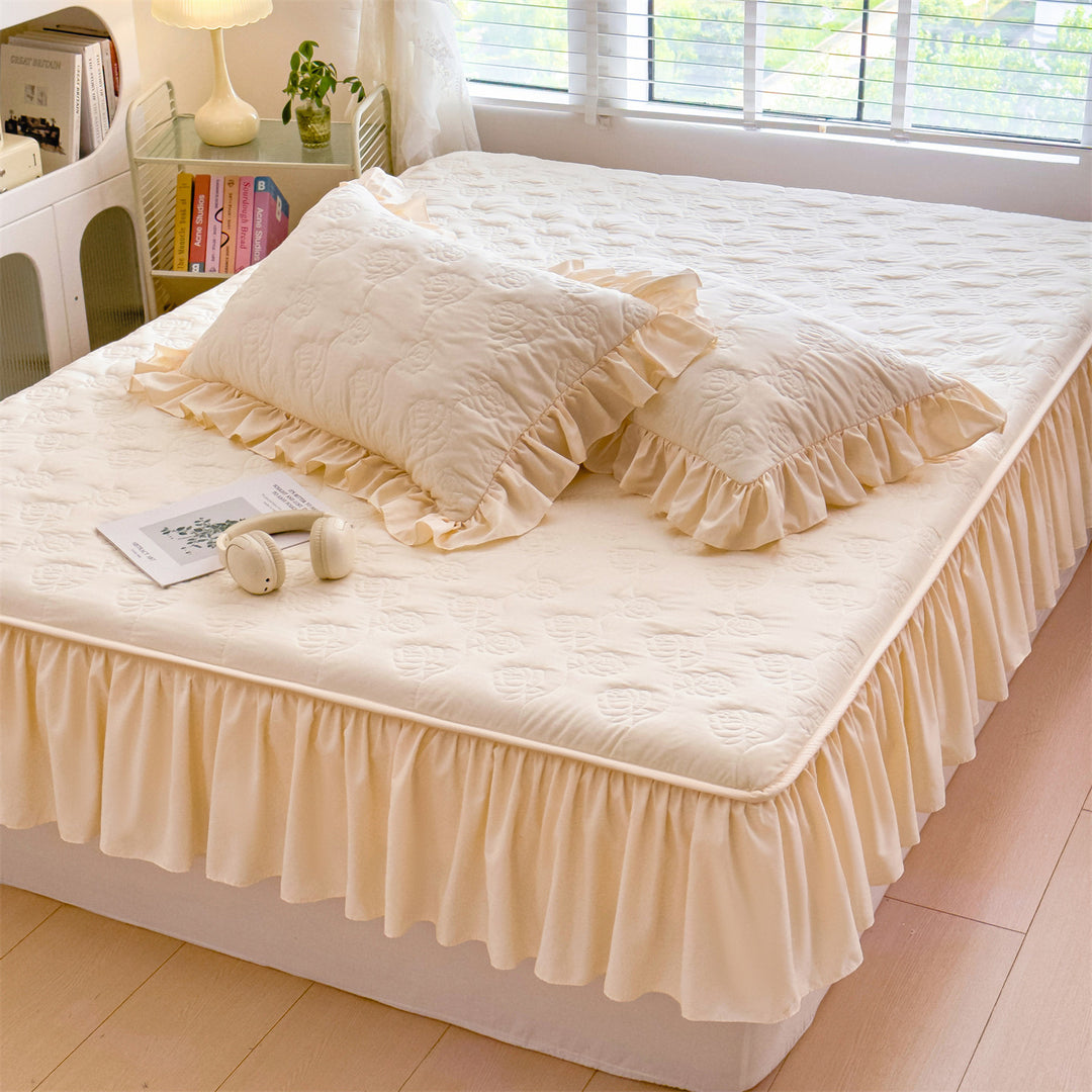Cotton bed sheet with ruffles, princess style