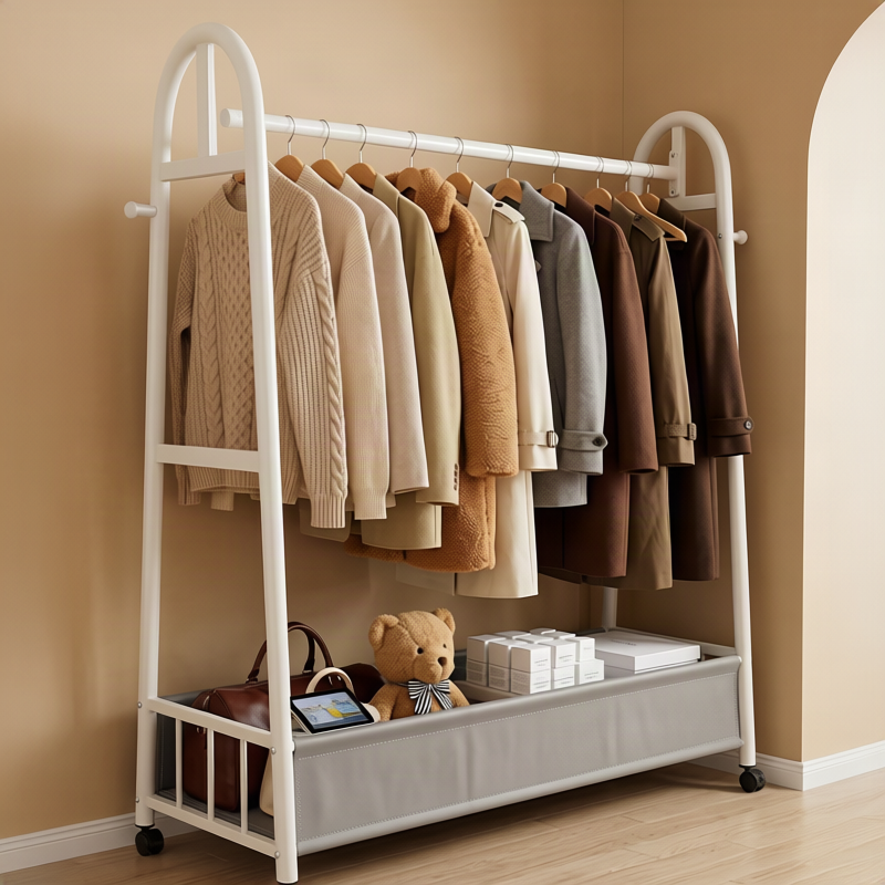 U-shaped dress rack with leather elements