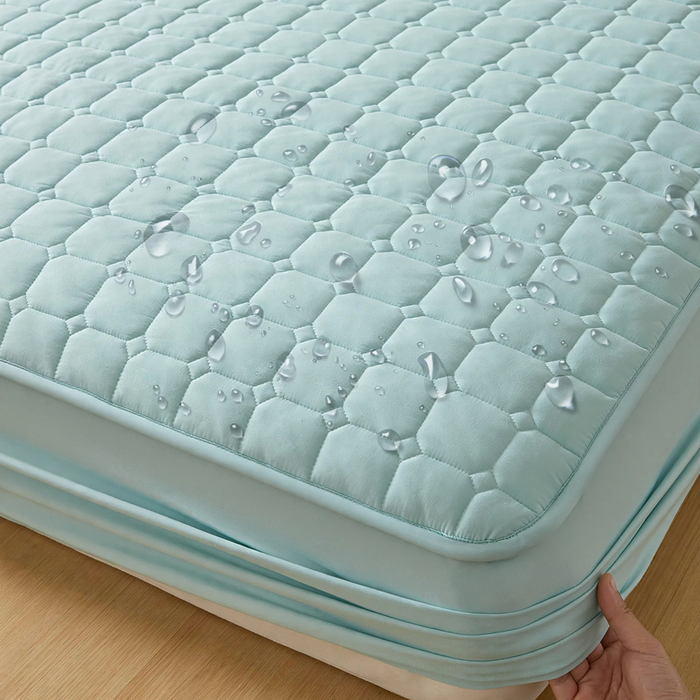 Waterproof mattress cover with padding, full protection