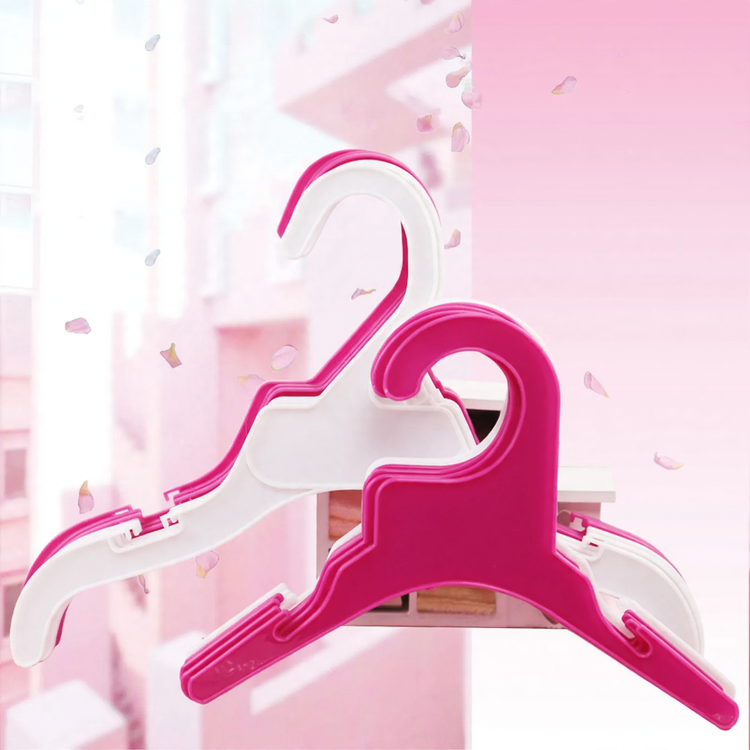 Plastic hanger for pet clothing