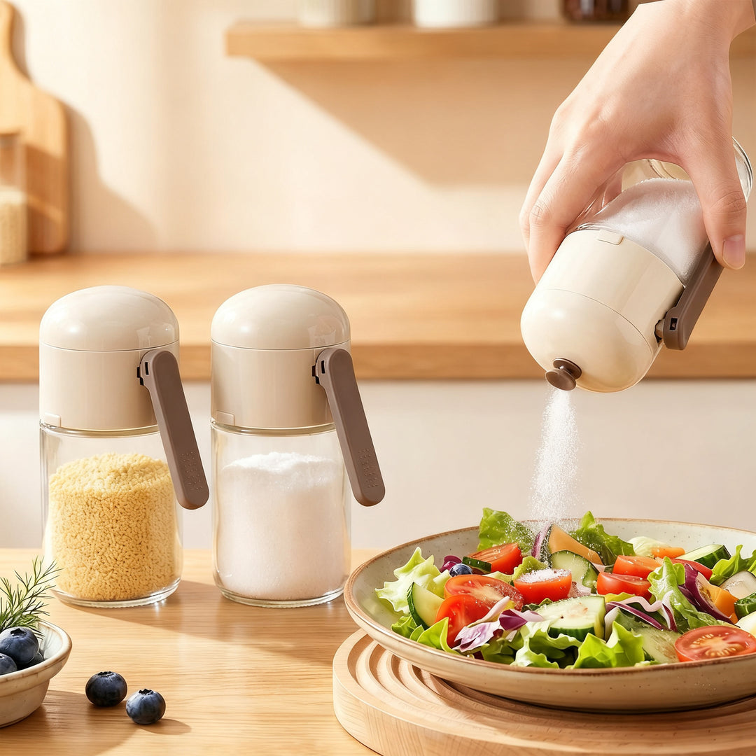 Measuring salt shaker with closure
