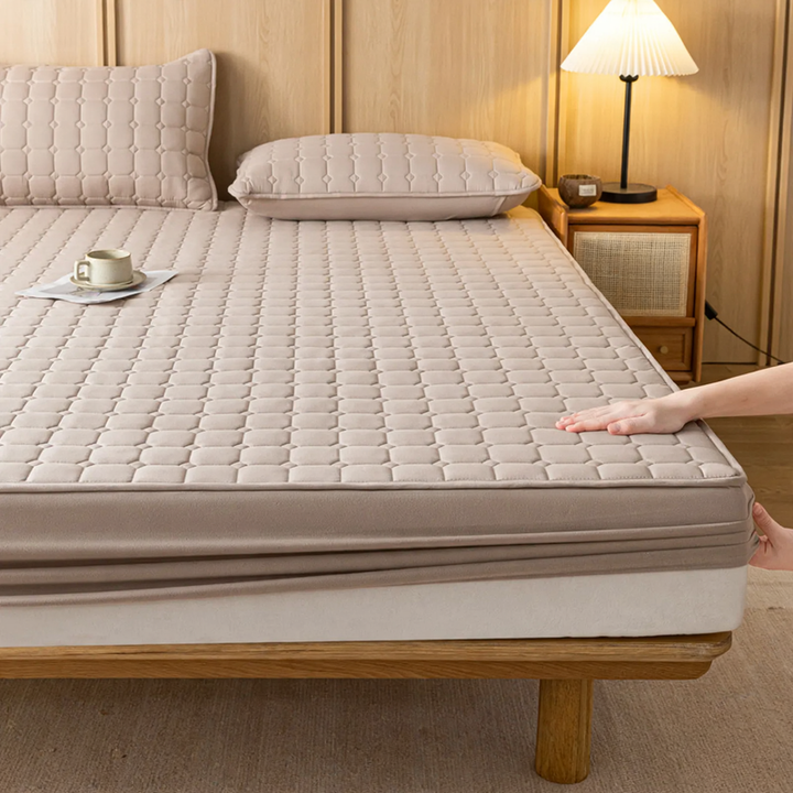 Fitted sheet, synthetic, padded