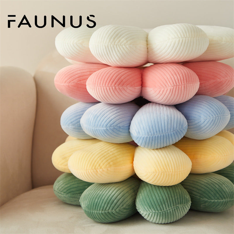Cushion with floral pattern made of polyester
