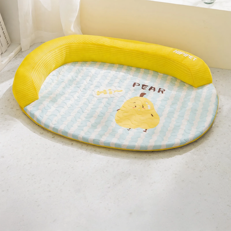 Breathable pet mat with border