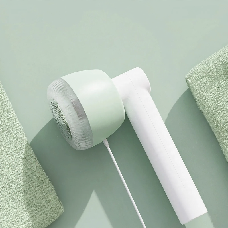 Battery lint remover with display and lint roller