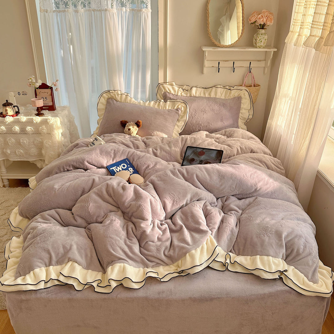 Bedding set made of milk fibers with lace edge