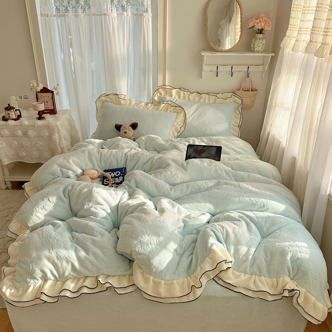Bedding set made of milk fibers with lace edge