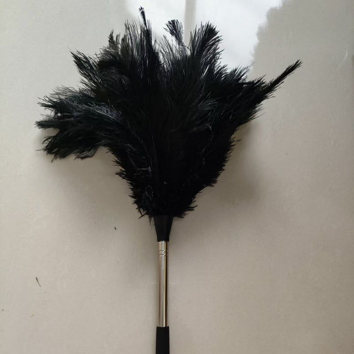 Extendable ostrich feather duster, 120 cm