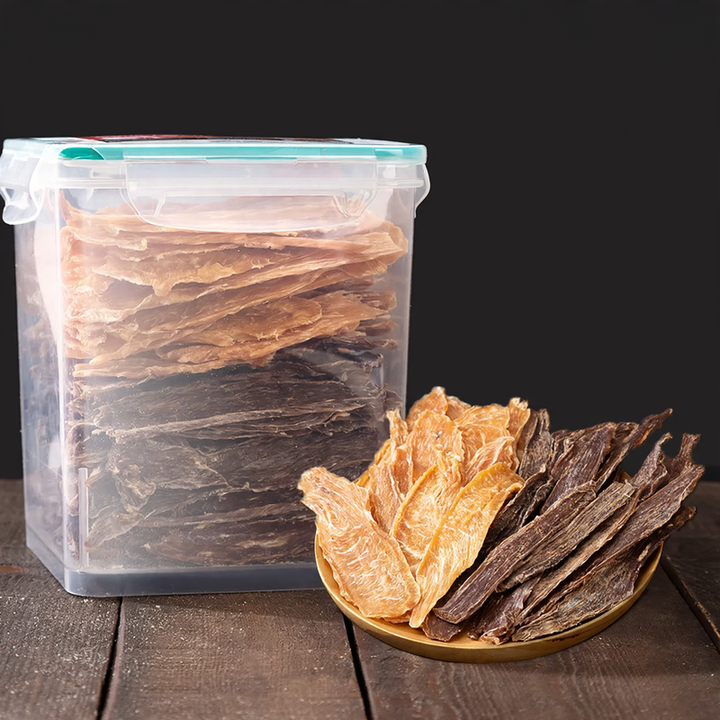 Freeze-dried meat pieces for cats and dogs