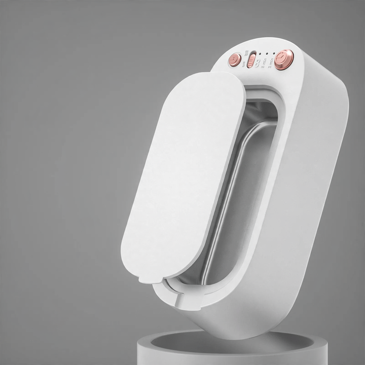 Ultrasonic cleaning device for glasses and jewelry