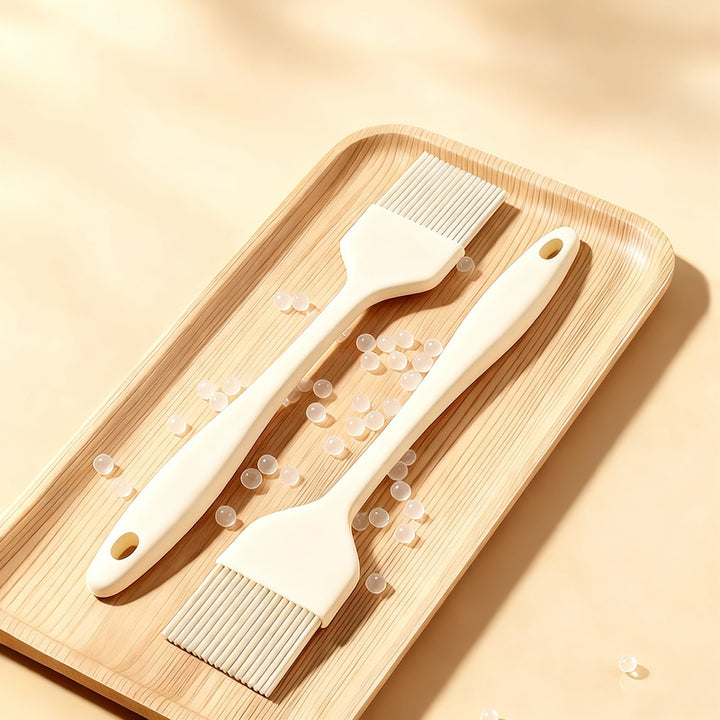 Silicone oil brush with wooden handle