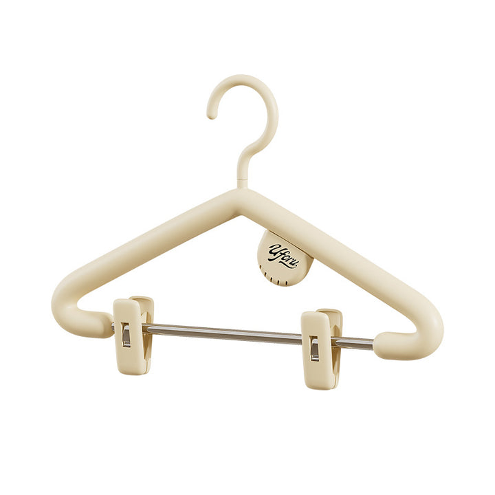 Plastic Hanger DD2517, shoulder-friendly