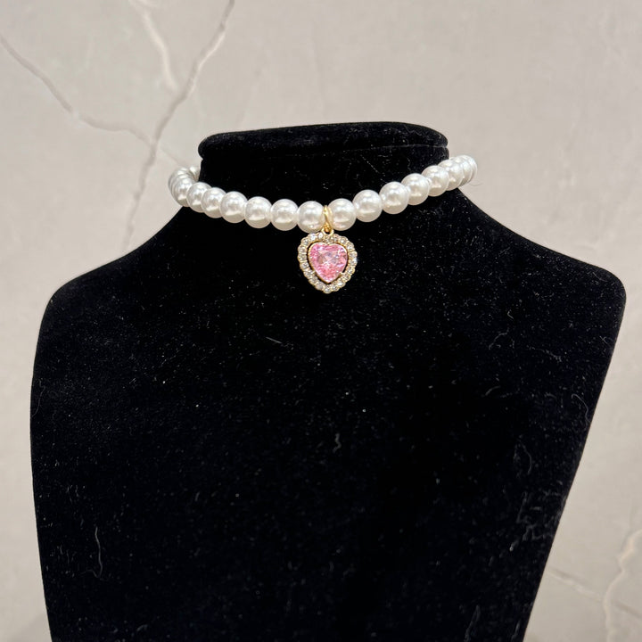 Cat collar with pearls and heart pendant