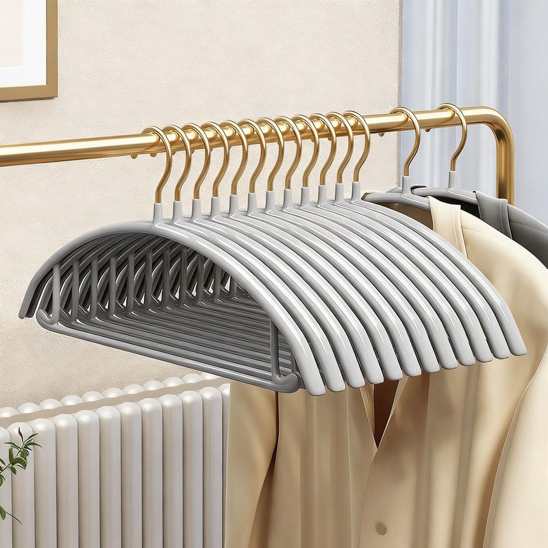 Plastic hanger with non-slip grip