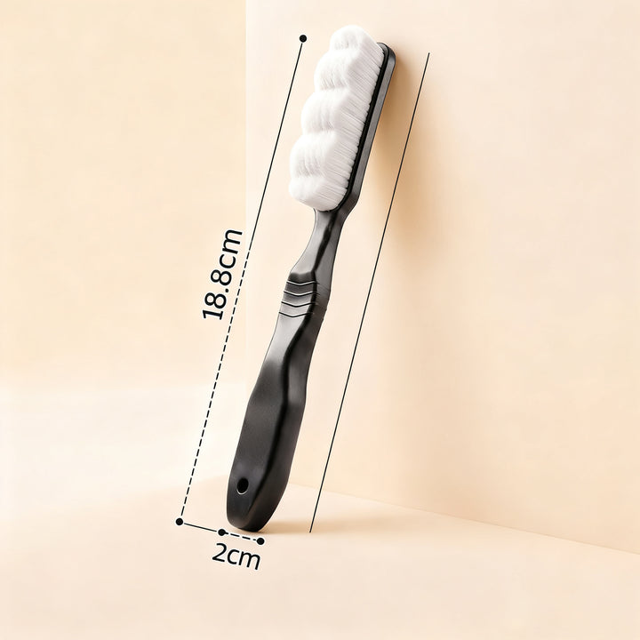 Soft shoe polishing brush made of nanofibers