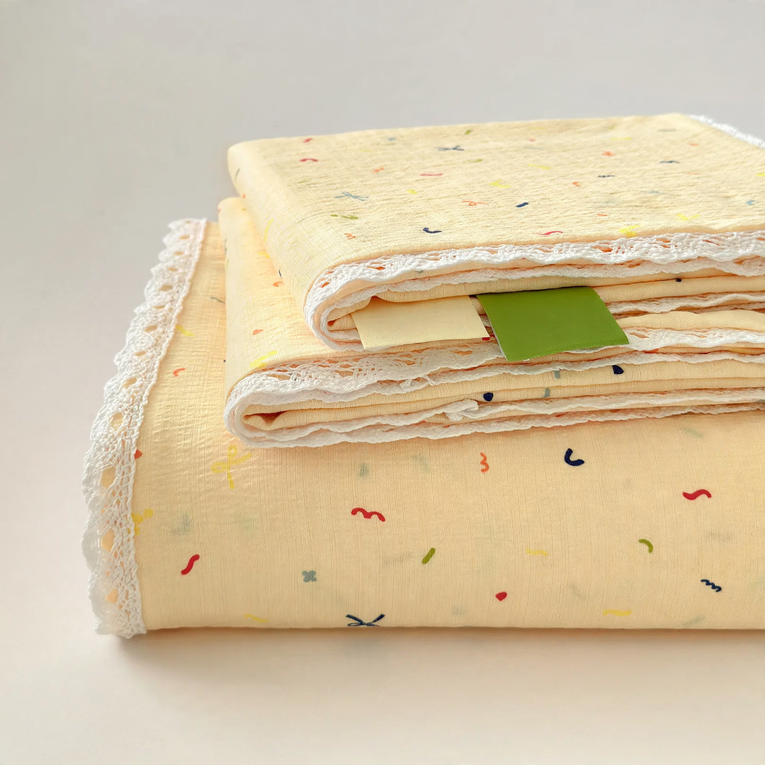 Cotton bedding with lace edge, 3-piece