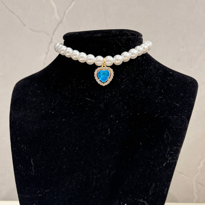 Cat collar with pearls and heart pendant