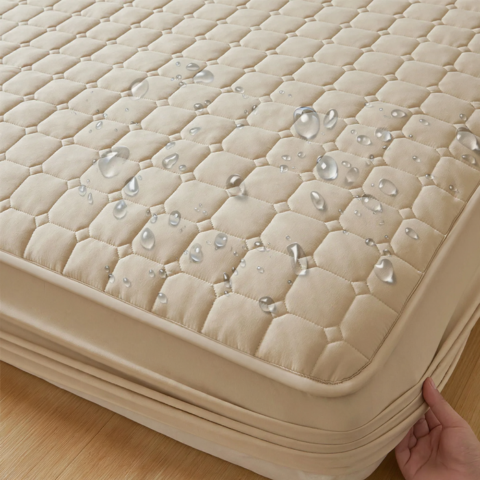 Waterproof mattress cover with padding, full protection
