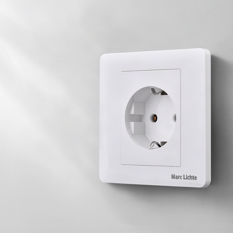 European flush-mounted socket 16 A