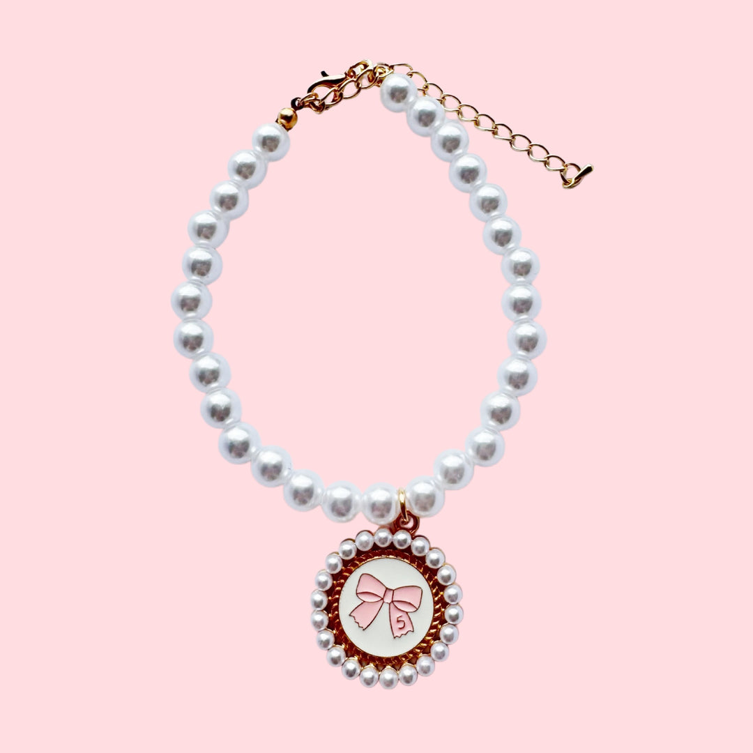 Metal collar with pearls and geometric design