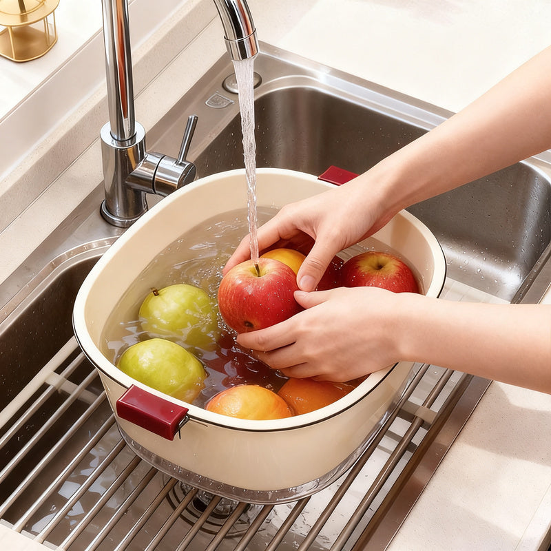 Double-layer vegetable sieve made of PET plastic