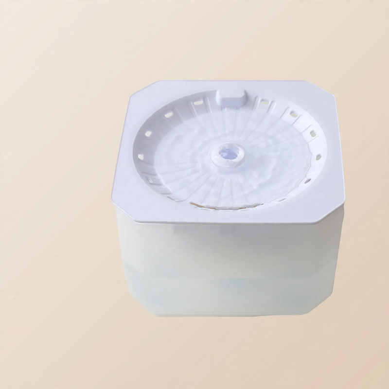 Automatic pet drinking fountain with circulation