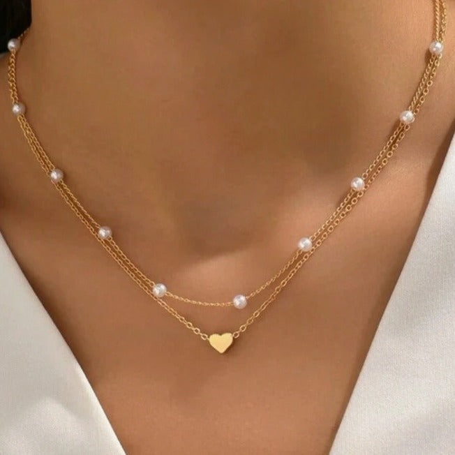 Pearl necklace with acrylic pendant