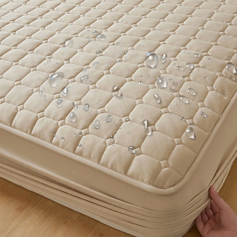 Waterproof mattress cover with padding, full protection