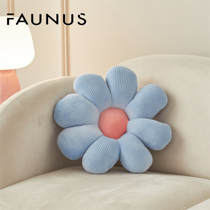Cushion with floral pattern made of polyester